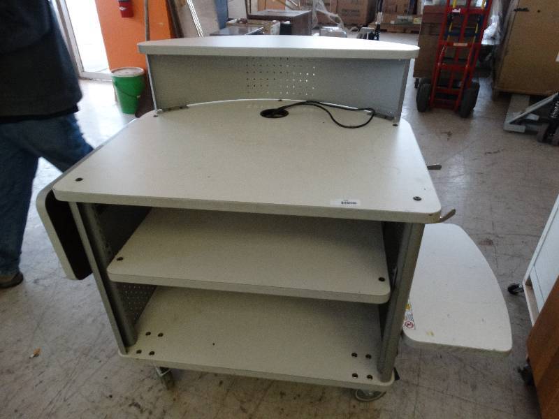 lot 145 image: Computer Work Station On Wheels.