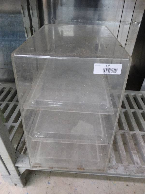 lot 171 image: Plastic Counter Top Pastry Case.