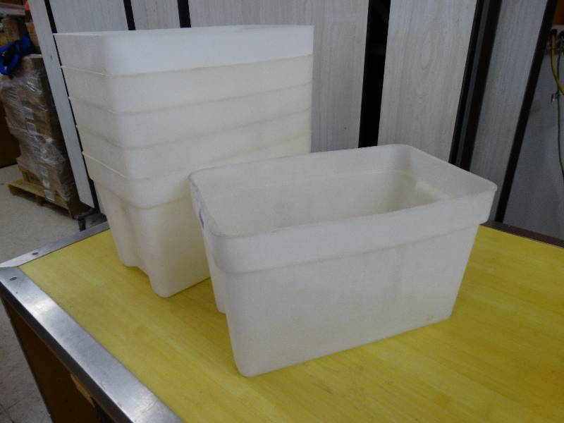 lot 182 image: 6 Plastic Tubs.