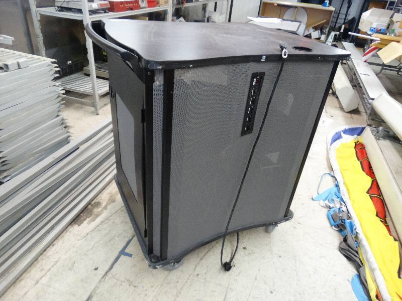 lot 208 image: Media Cart On Wheels.