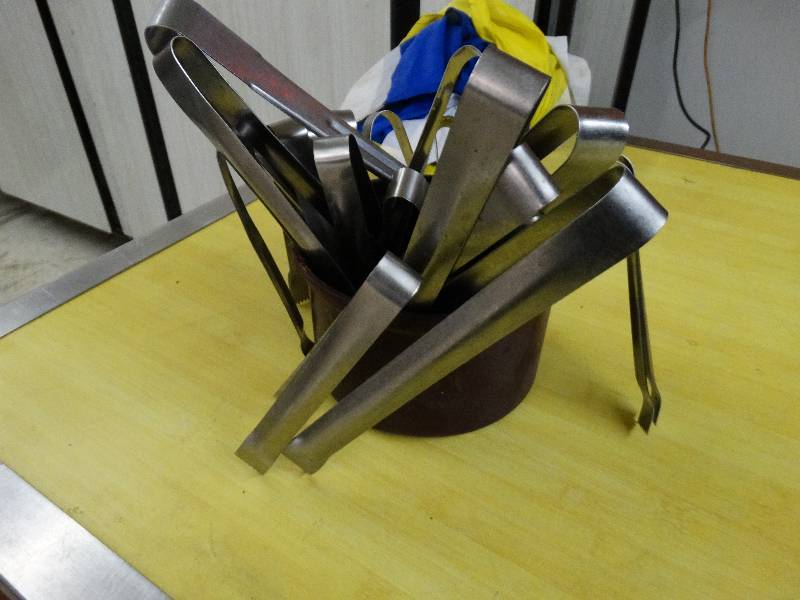lot 222 image: Large Lot Of Salad Tongs.