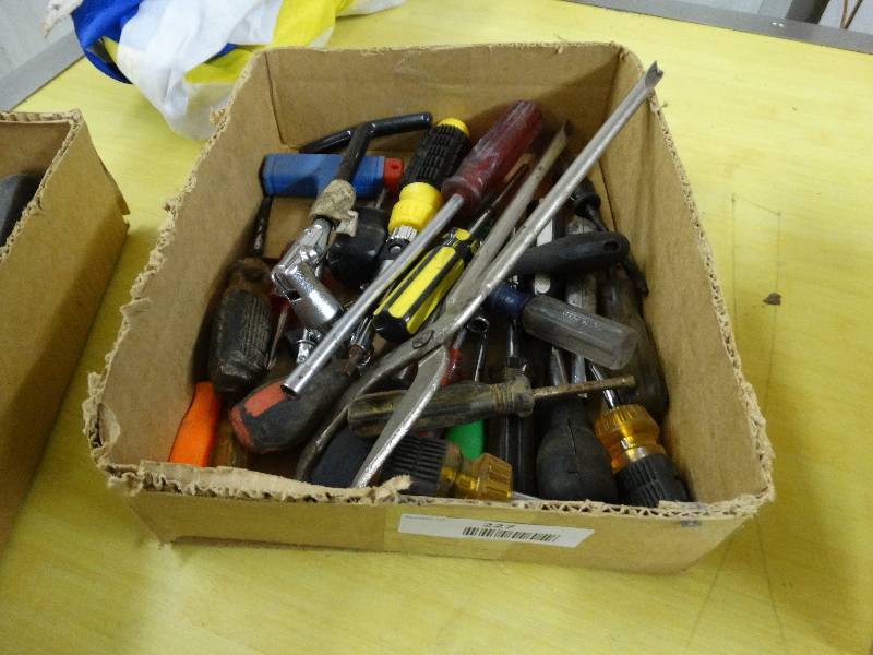 lot 227 image: Lot Of ToolsScrew Drivers.
