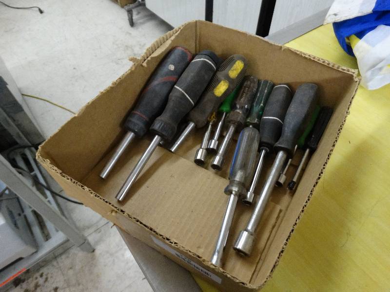 lot 228 image: Lot Of ToolsScrew Drivers.