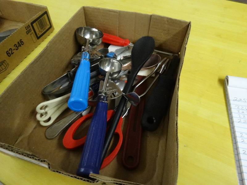lot 236 image: Lot Of Kitchen Utensils.