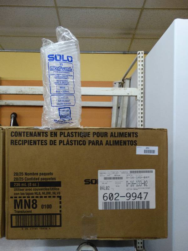 lot 251 image: Full Case Of 8 oz Solo Plastic Food Containers.