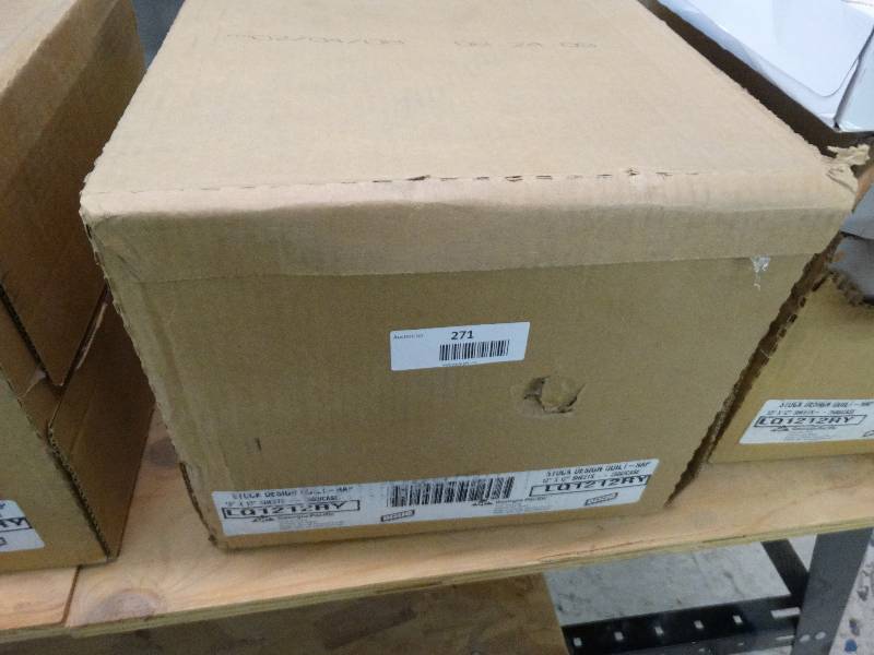 lot 271 image: Case OF 25000 Dixie Paper Sandwich Wraps.
