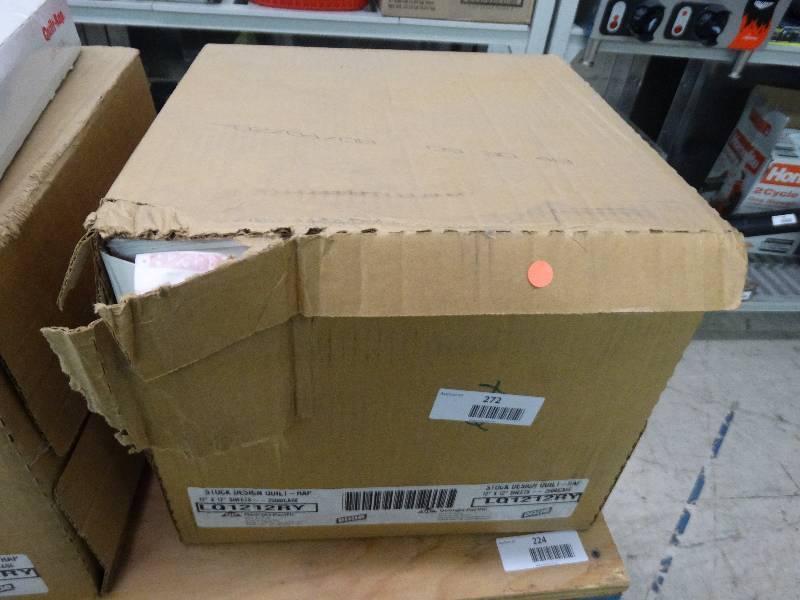 lot 272 image: Case OF 25000 Dixie Paper Sandwich Wraps.