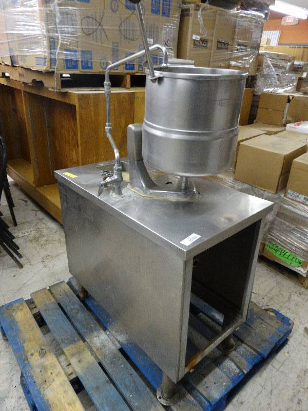 lot 287 image: Green Model - TDC2-20 Steam Kettle Need 1 Leg.