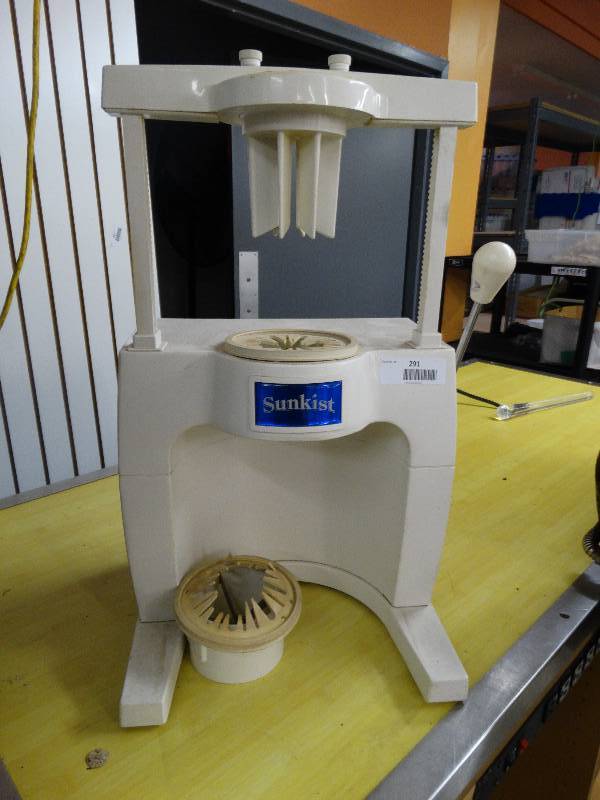lot 291 image: Sunkist Fruit Slicer.