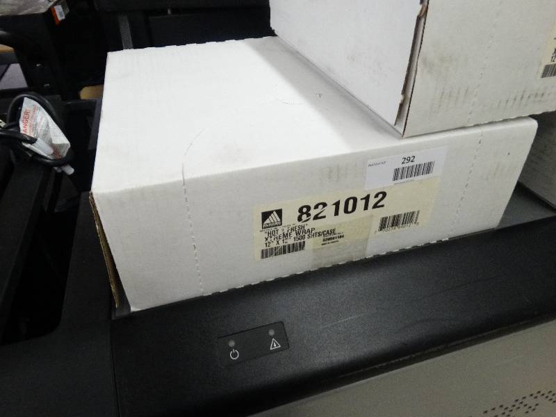 lot 292 image: Case Of Hot & Fresh Extreme Sandwich Wrap 150 Per Case.