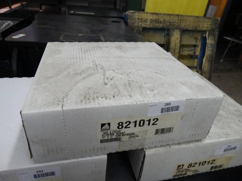 lot 293 image: Case Of Hot & Fresh Extreme Sandwich Wrap 150 Per Case.