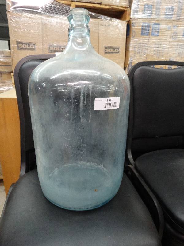 lot 303 image: Glass 5 Gallon Jug.