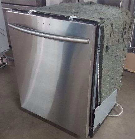 lot 200 image: Samsung stainless front and inside dishwasher