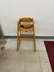 lot 8210 image: high chair
