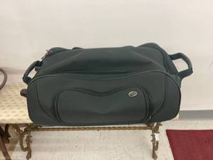 lot 8217 image: clean American tourister suit case