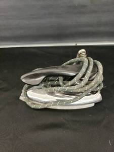lot 8305 image: old iron