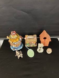lot 8306 image: lot of knick knacks