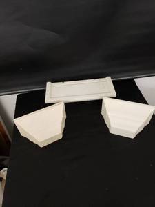 lot 8309 image: set 3 white shelves