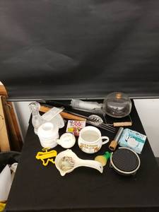 lot 8310 image: lot of kitchen otems