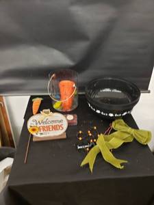 lot 8323 image: lot of halloweenfall decor