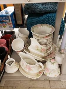 lot 8331 image: lot of vernon ware dishes