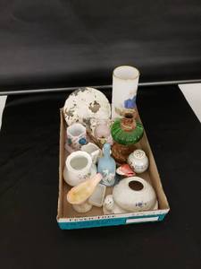 lot 8337 image: lot of estate collectibles