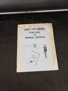 lot 8352 image: country music picture album