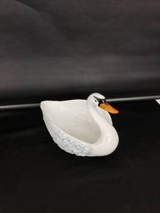lot 8358 image: swan dish