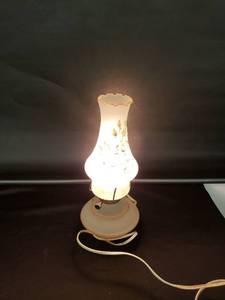 lot 8359 image: Electric oil looking lamp