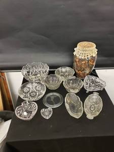 lot 8366 image: lot of clear glasscrystal