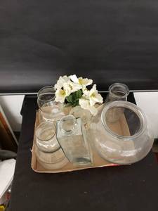 lot 8371 image: lot of vases