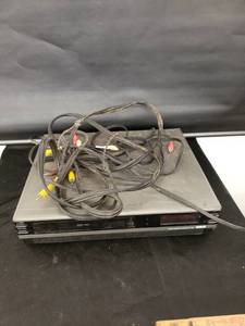 lot 8378 image: RCA VHS player powers on