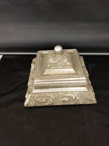 lot 8380 image: antiqued silver box