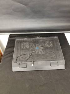 lot 8386 image: laptop cooling station