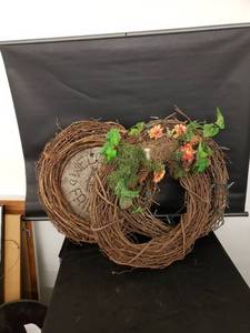 lot 8388 image: lot of wreaths