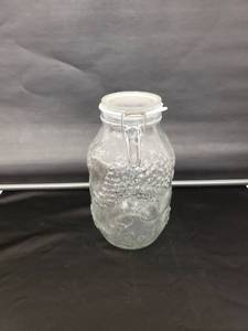 lot 8391 image: big glass jar locking l8d
