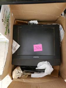 lot 8401 image: audiovox monitor