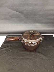 lot 8434 image: vision corning ware pot wlid