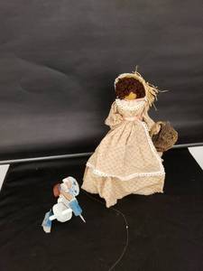 lot 8441 image: pair wood figurines