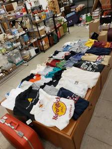 lot 8515 image: lot of XL tees some newlong sleeve
