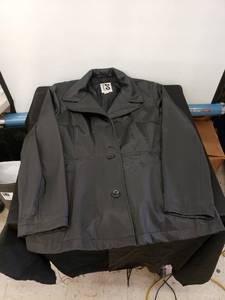 lot 8529 image: Black coat sz medium