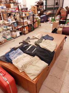 lot 8540 image: lot of mens pants sz 40