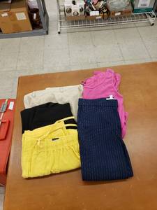 lot 8545 image: lot of womens clothes sz 4-6