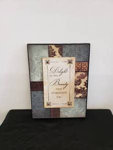 lot 8552 image: delight wall plaque