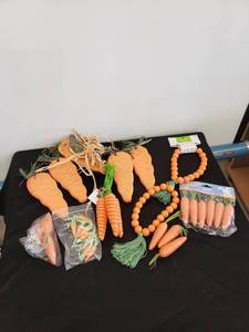 lot 8556 image: lot of carrot craft stuff