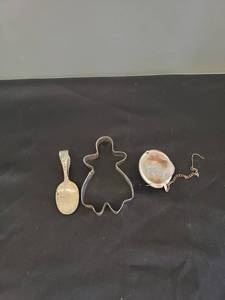 lot 8578 image: lot old kitchen items