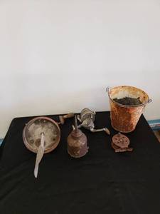 lot 8585 image: lot of primitives