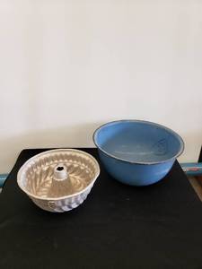 lot 8608 image: enamelware bowlmold