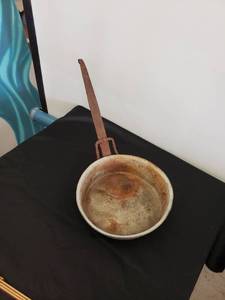 lot 8610 image: old pan