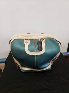 lot 8624 image: old bowling ballbag